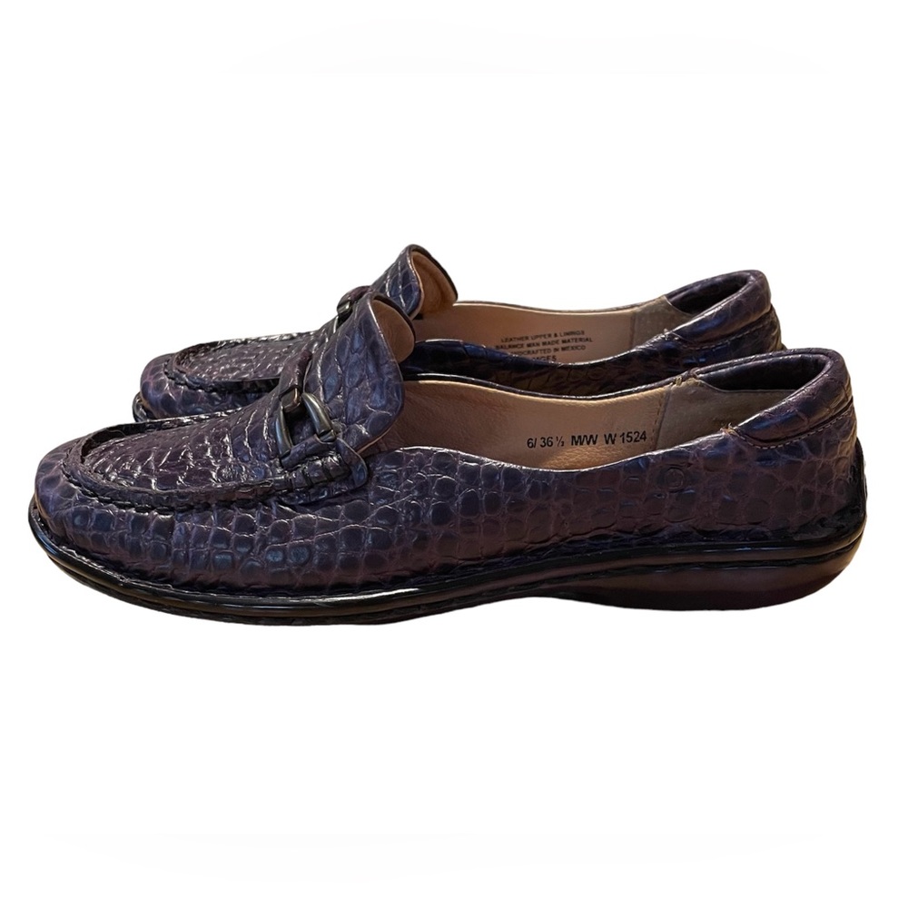 BORN Alligator Crocodile Leather Flat Loafer Dark Purple/Plum Women’s Size 6